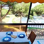 Διαμέρισμα Sejour Paisible Avec Piscine Et Vue Sur Le *